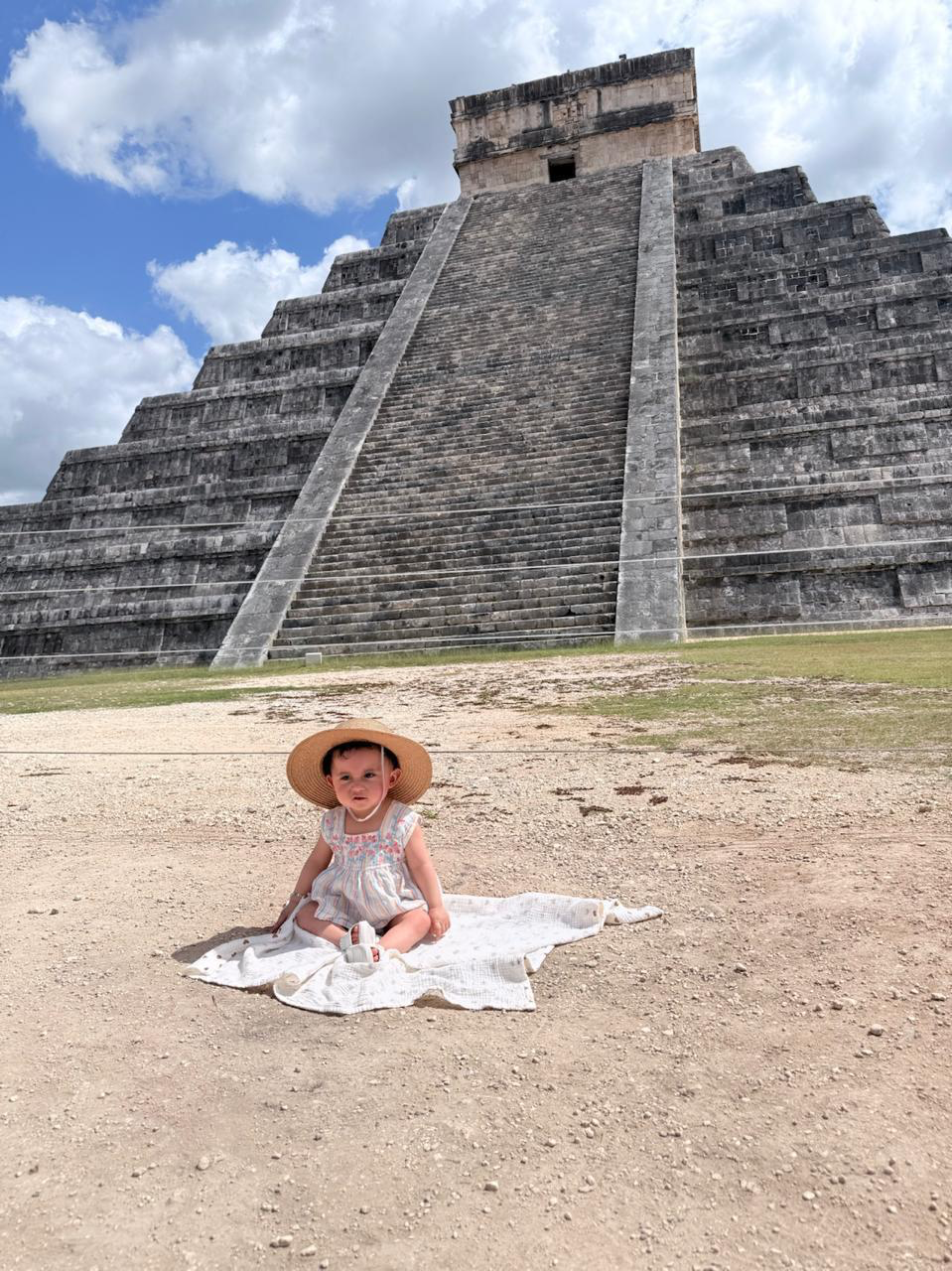 Nirvana frente a la pirámide de Chichén Itzá